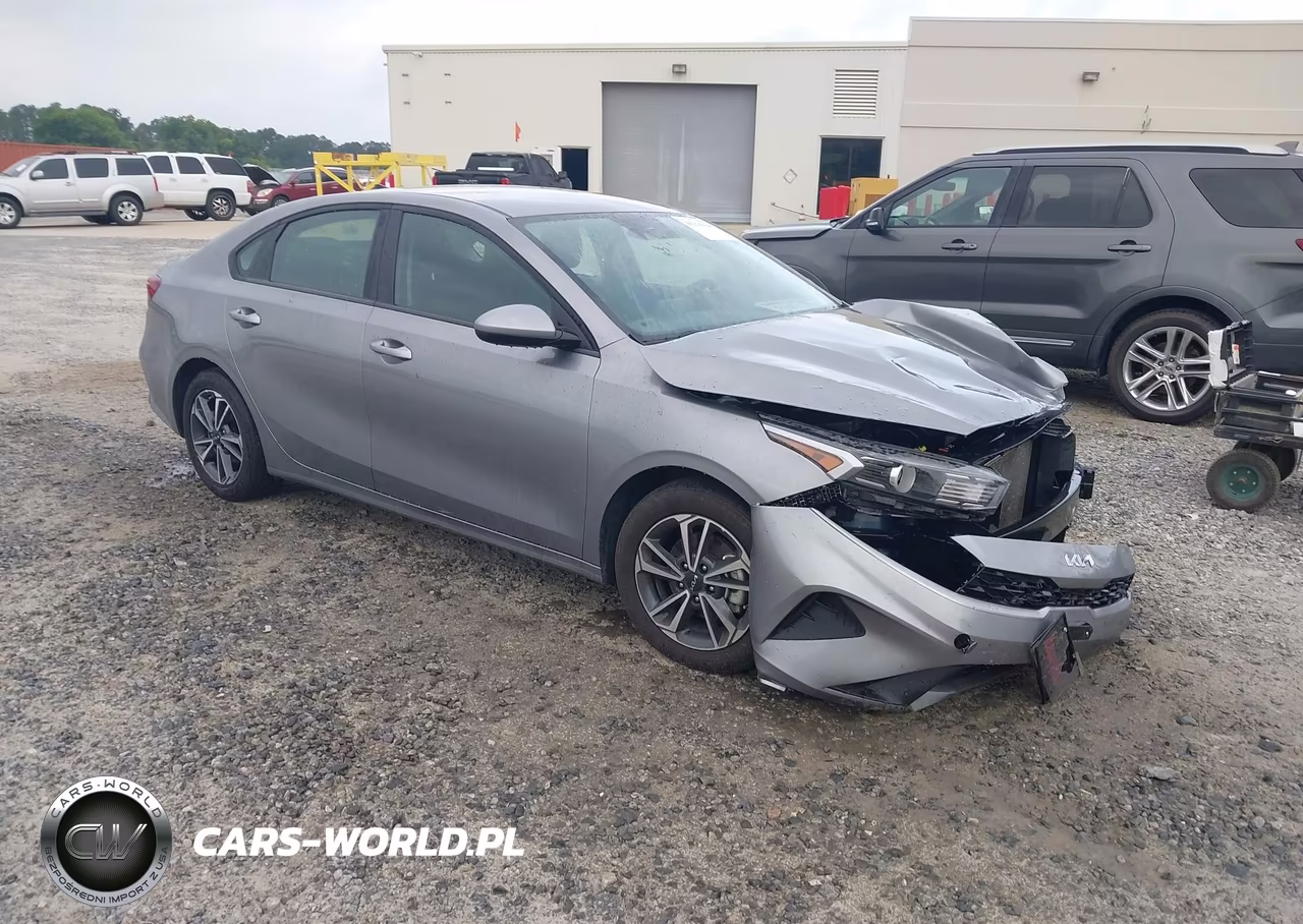 2024 Kia Forte Lxs – zdjęcie 1 z 16