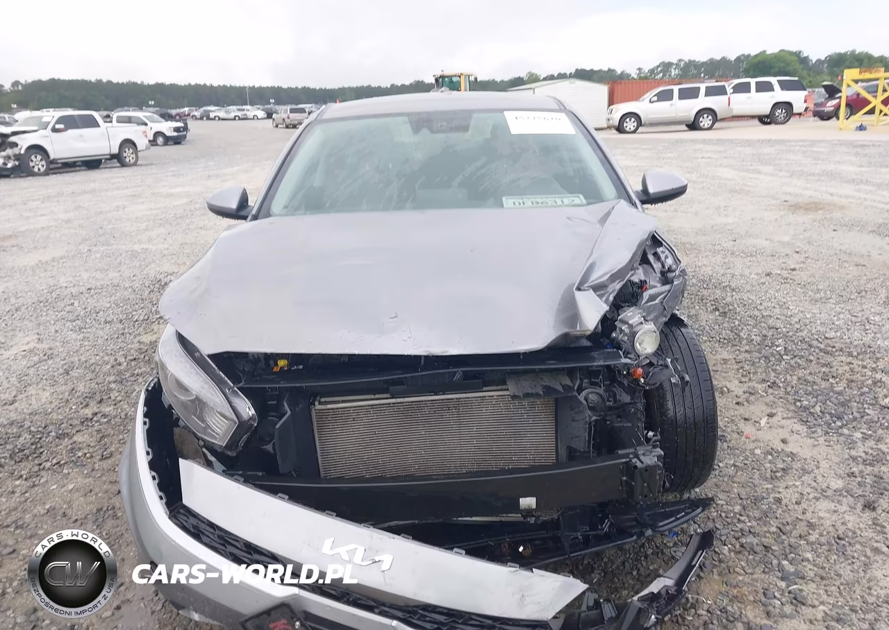 2024 Kia Forte Lxs VIN:3KPF24AD8RE784381 - 12