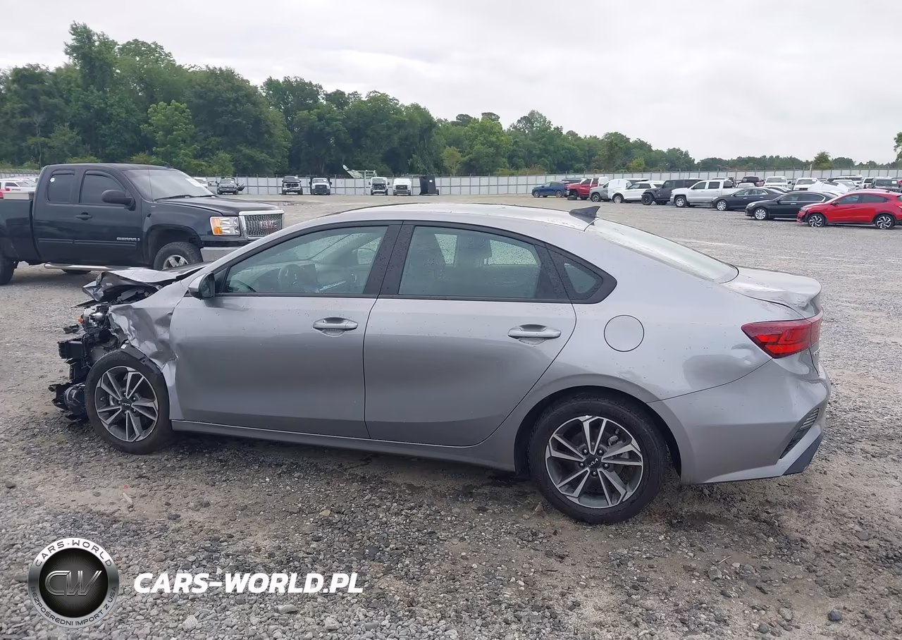 2024 Kia Forte Lxs VIN:3KPF24AD8RE784381 - 14