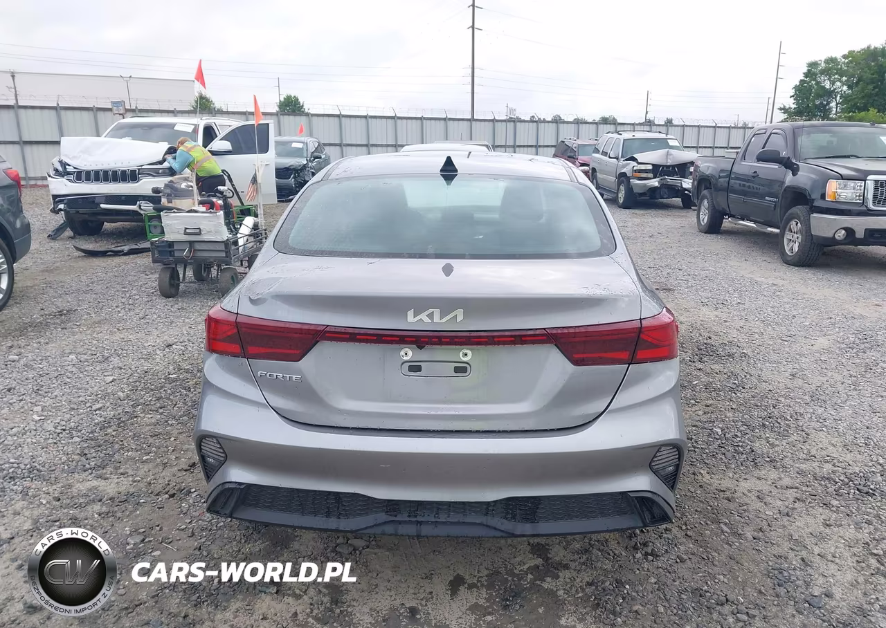 2024 Kia Forte Lxs VIN:3KPF24AD8RE784381 - 16