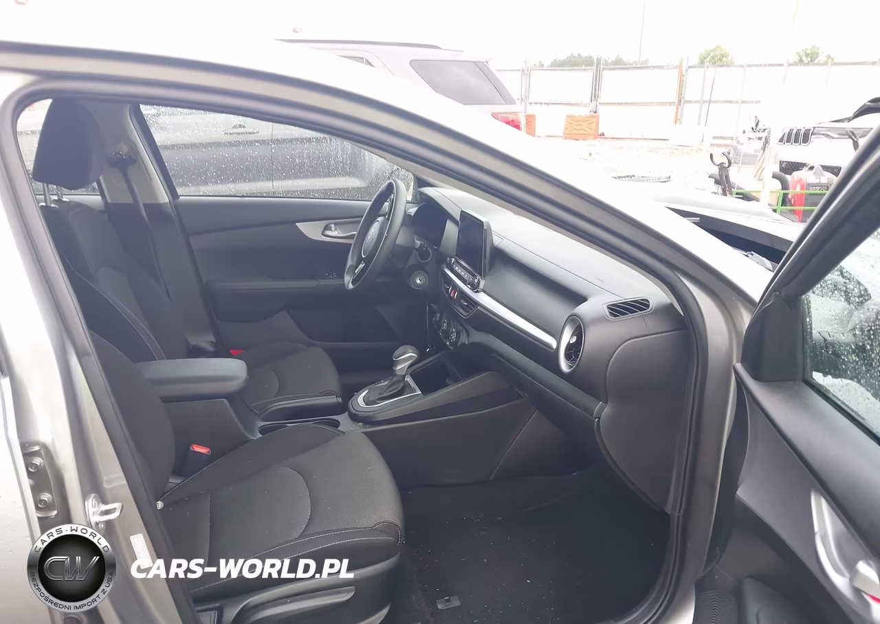 2024 Kia Forte Lxs VIN:3KPF24AD8RE784381 - 5