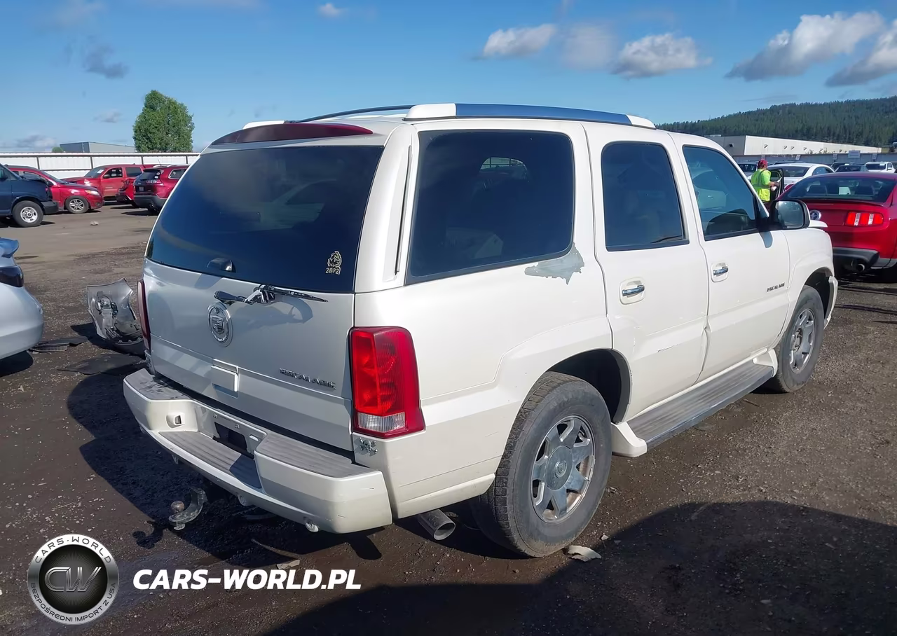 2005 Cadillac Escalade Standard VIN:1GYEK63N15R173856 - 4