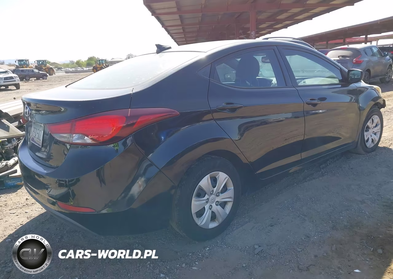 2016 Hyundai Elantra Se VIN:5NPDH4AE2GH724782 - 4