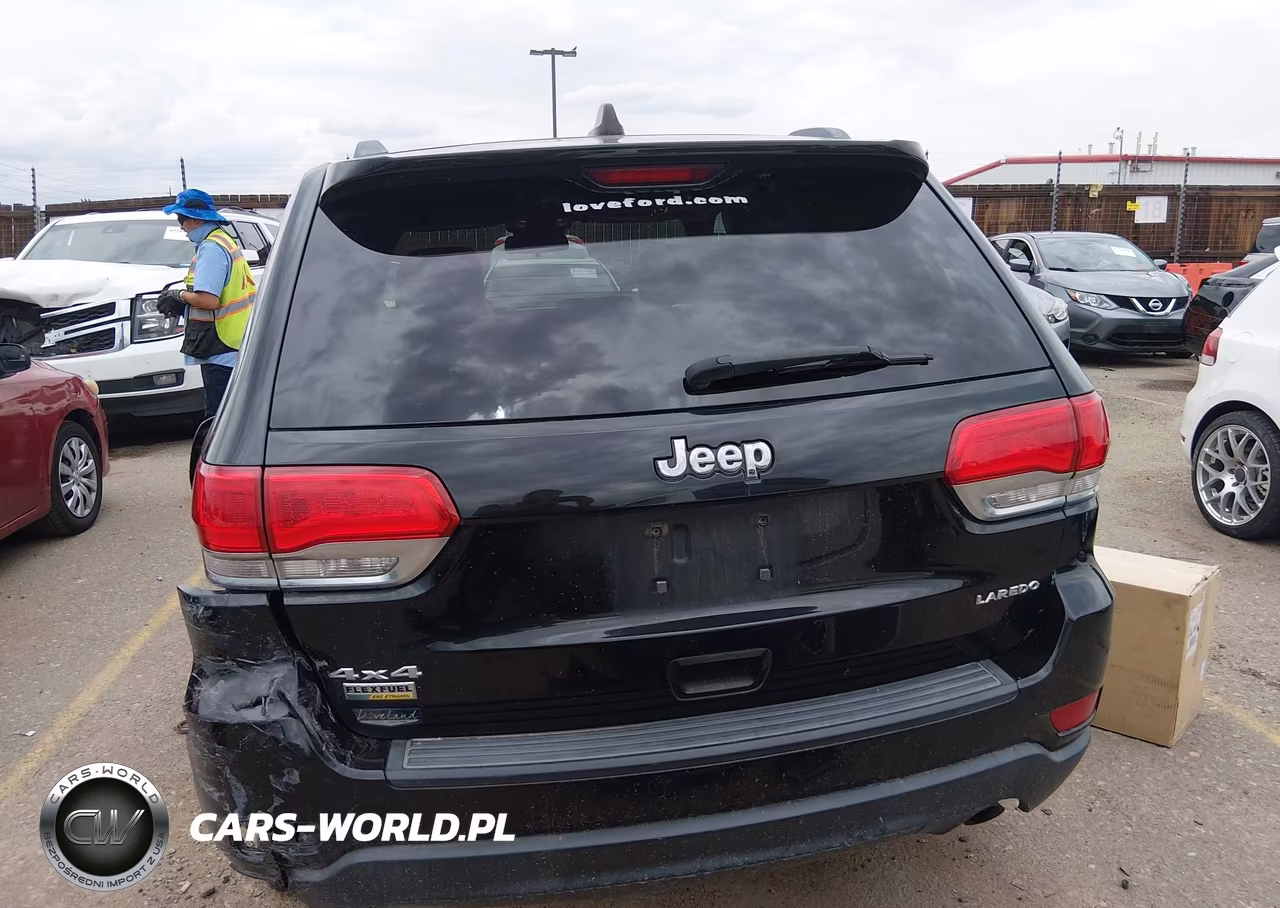 2015 Jeep Grand Cherokee Laredo VIN:1C4RJFAG7FC838097 - 17