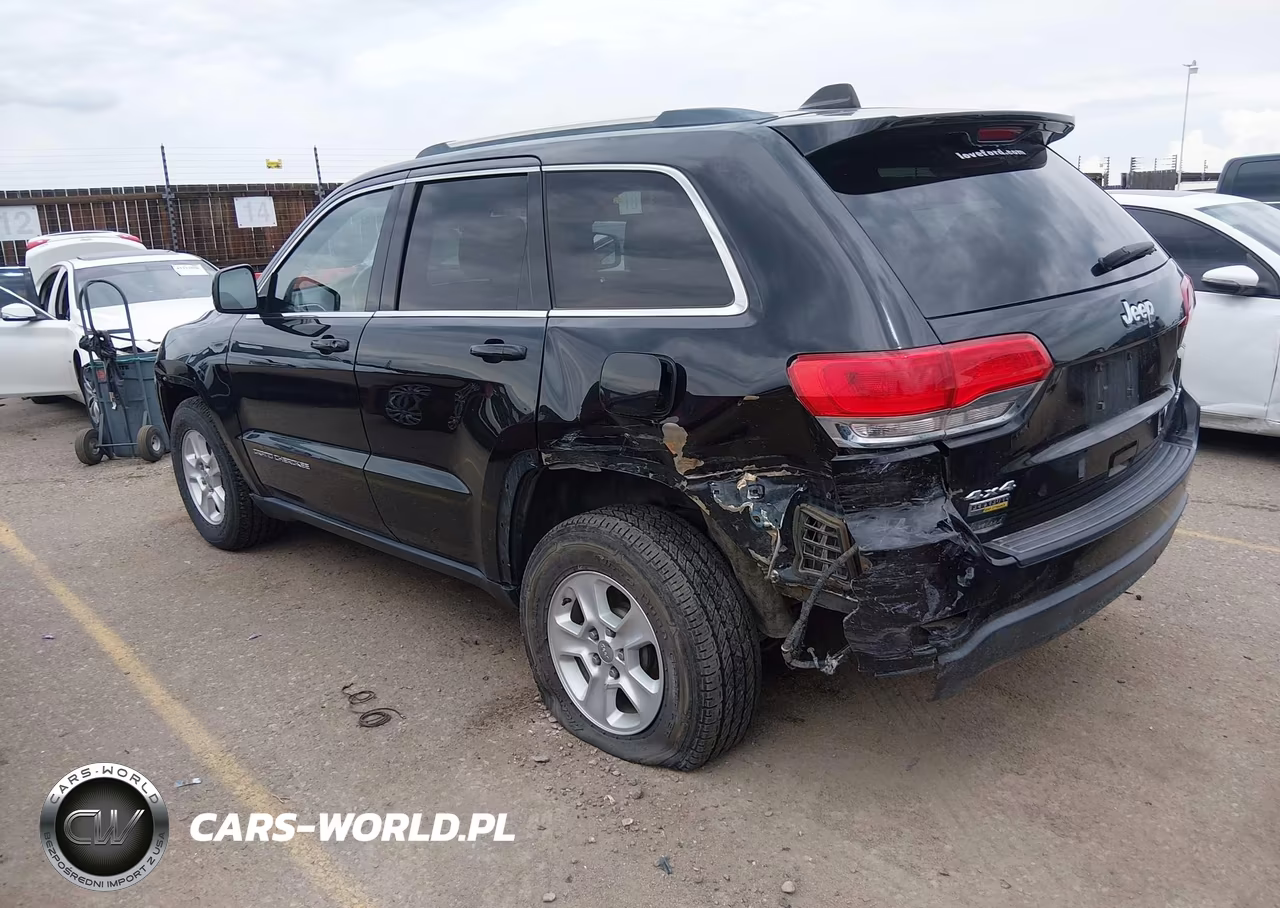 2015 Jeep Grand Cherokee Laredo VIN:1C4RJFAG7FC838097 - 3