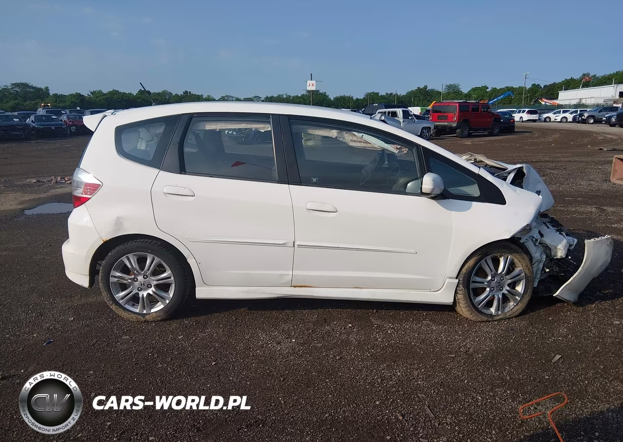 2009 Honda Fit Sport VIN:JHMGE88669S062705 - 14