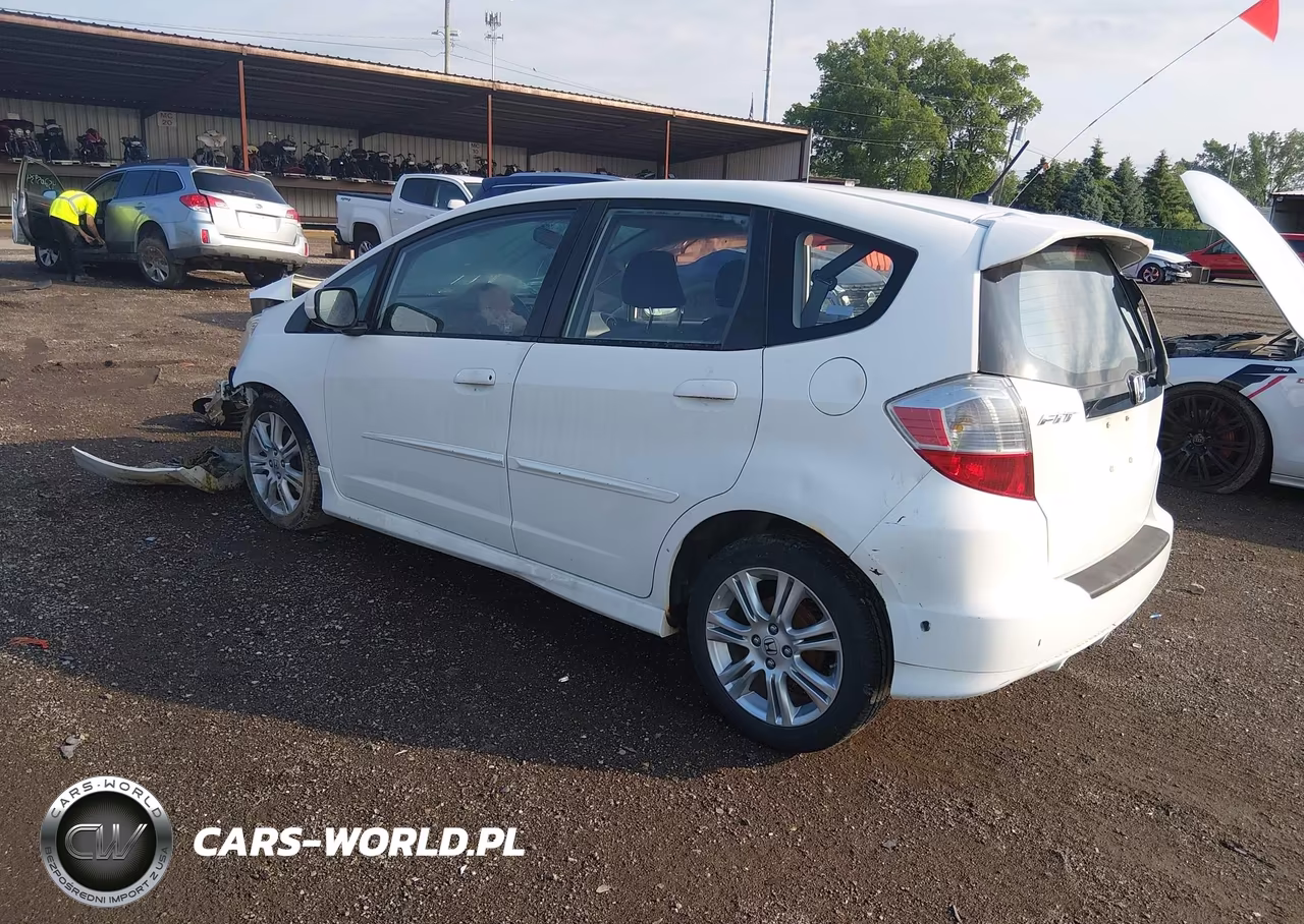 2009 Honda Fit Sport VIN:JHMGE88669S062705 - 3