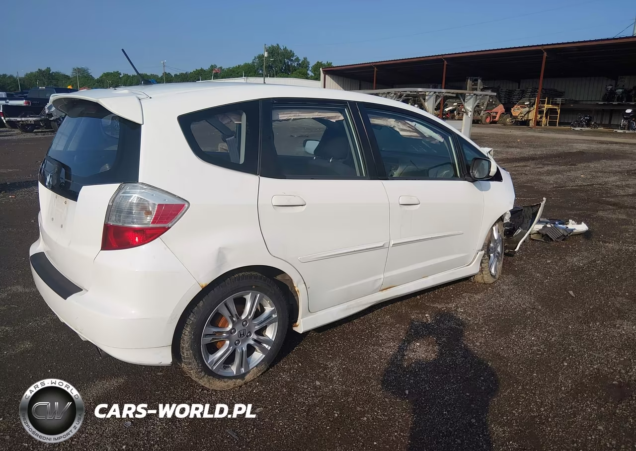 2009 Honda Fit Sport VIN:JHMGE88669S062705 - 4