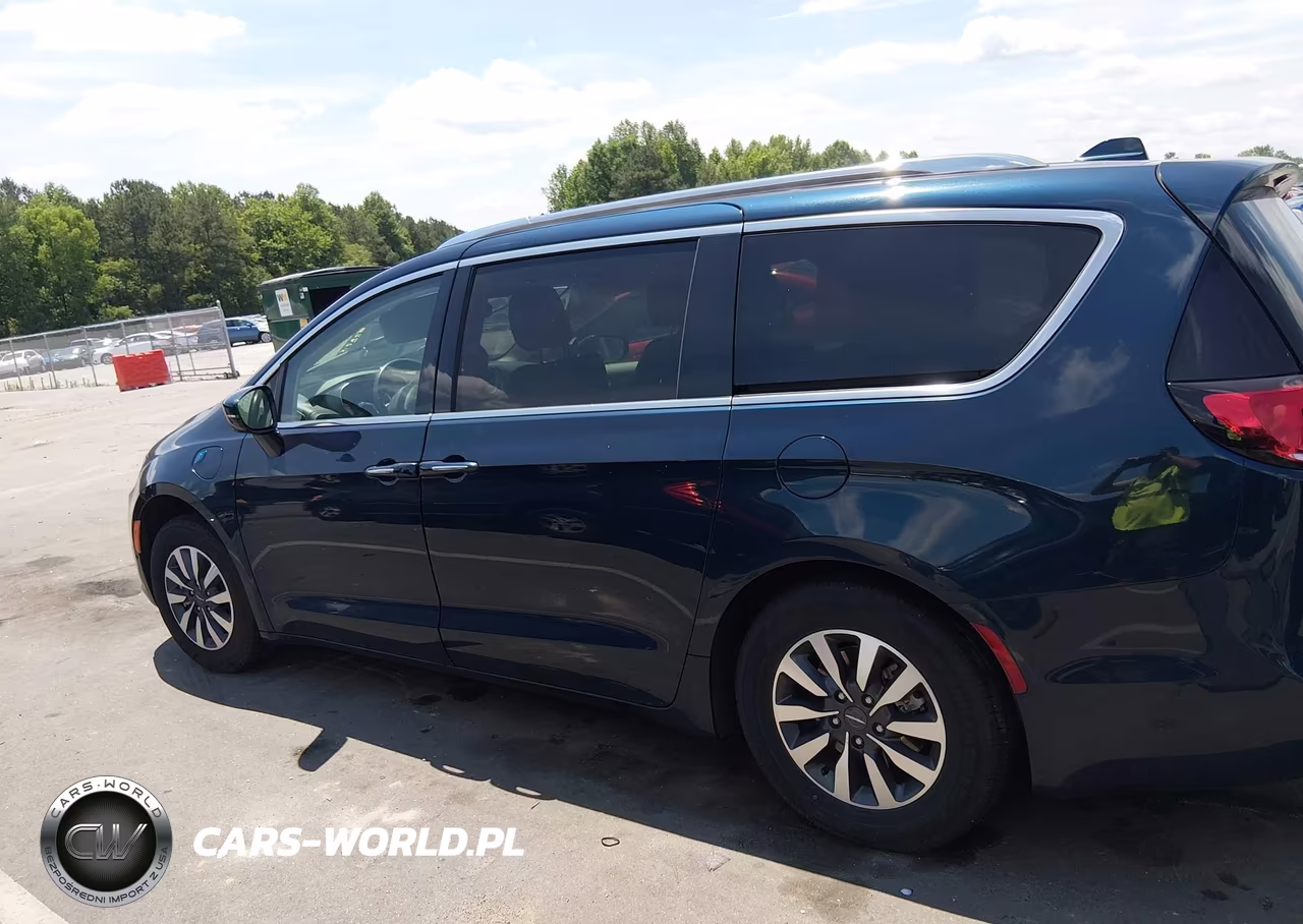 2021 Chrysler Pacifica Hybrid Touring L VIN:2C4RC1L72MR596477 - 14