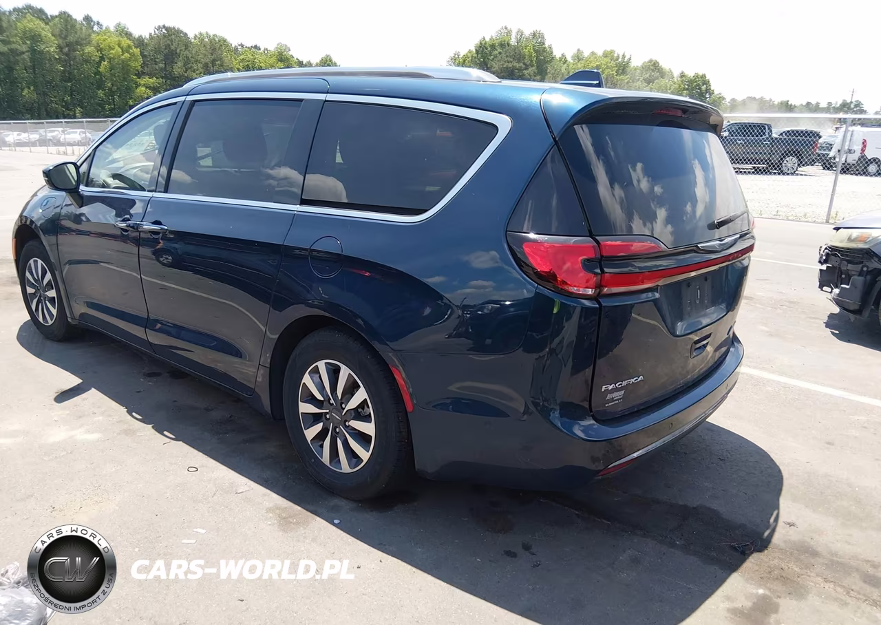 2021 Chrysler Pacifica Hybrid Touring L VIN:2C4RC1L72MR596477 - 3
