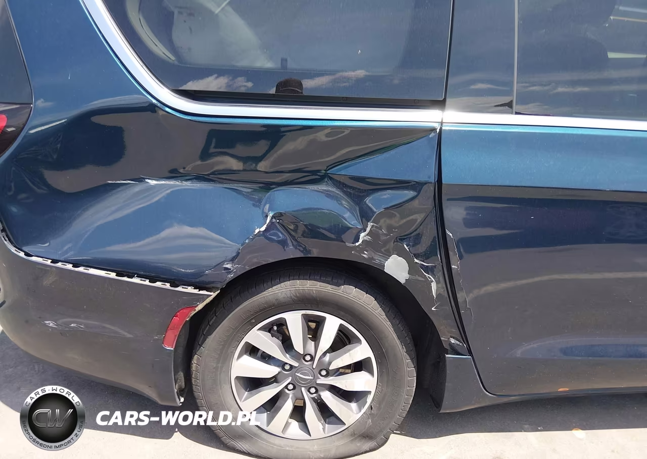 2021 Chrysler Pacifica Hybrid Touring L VIN:2C4RC1L72MR596477 - 6