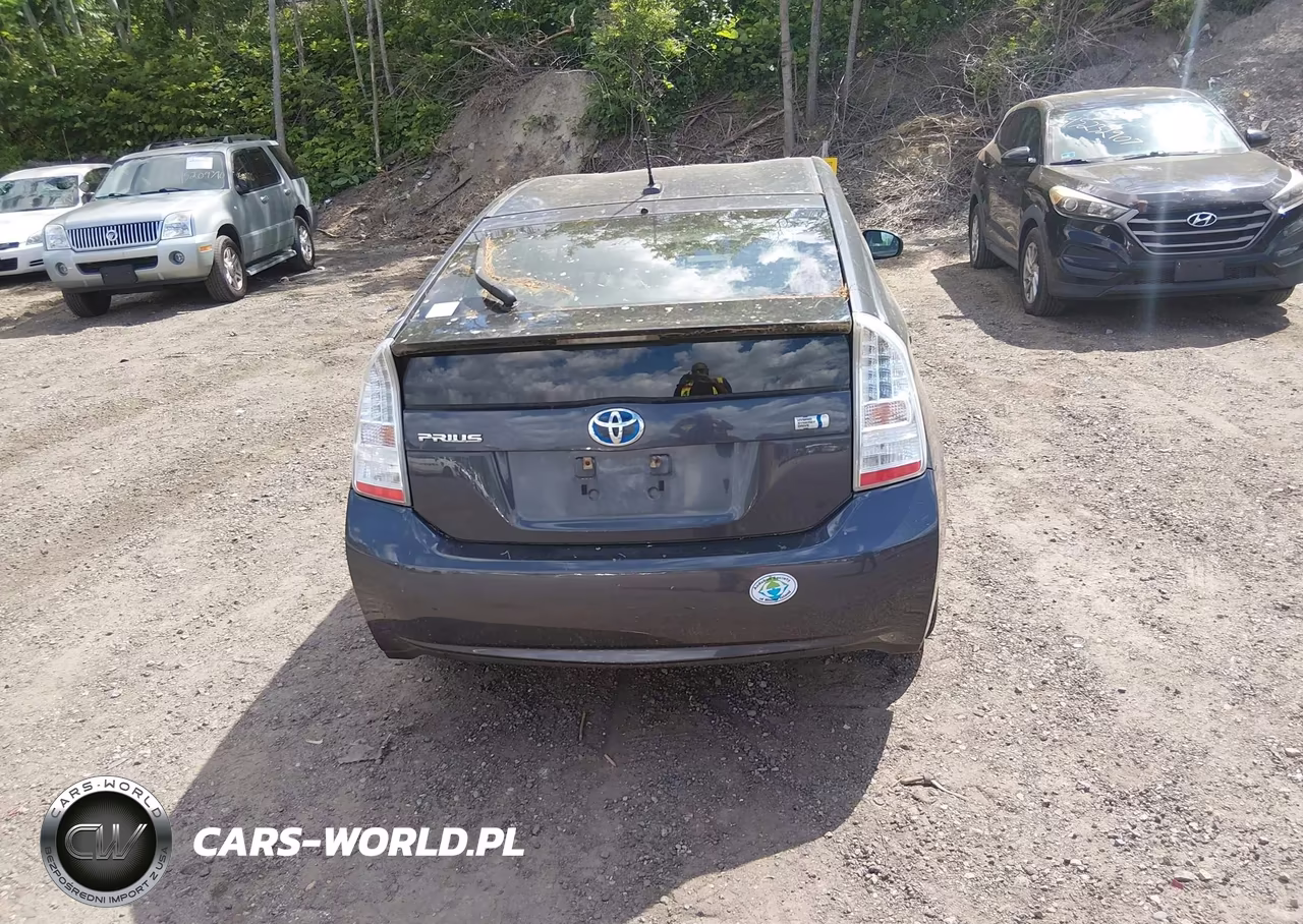 2011 Toyota Prius Two VIN:JTDKN3DU3B1394485 - 16
