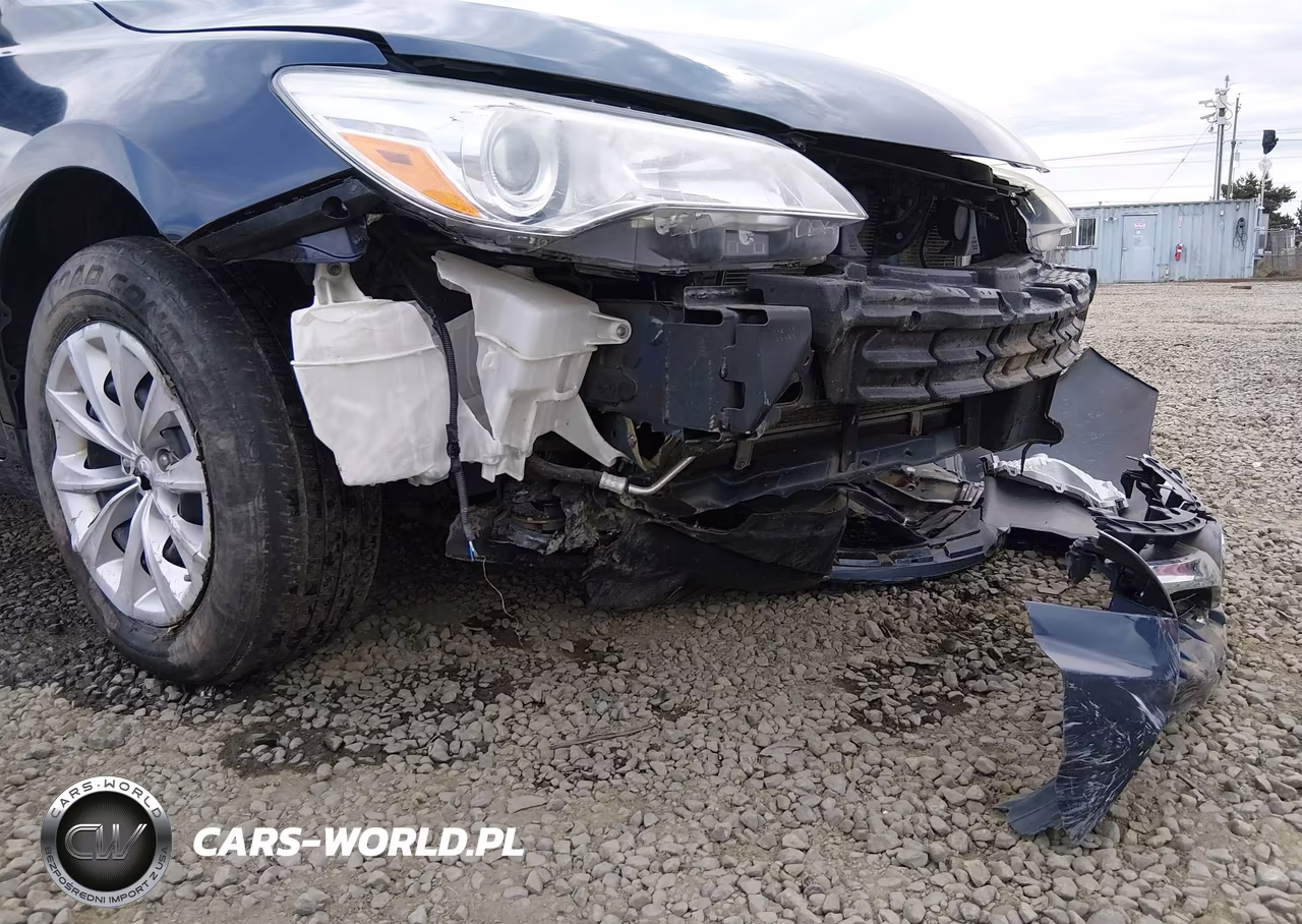 2015 Toyota Camry Le VIN:4T4BF1FK5FR476365 - 17