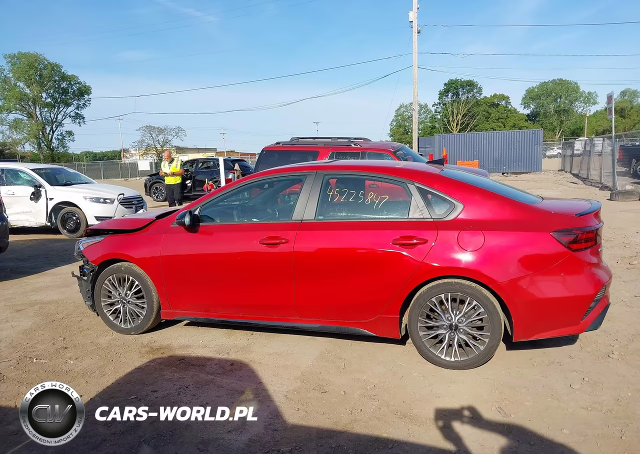 2024 Kia Forte Gt-Line VIN:3KPF54AD7RE803008 - 15
