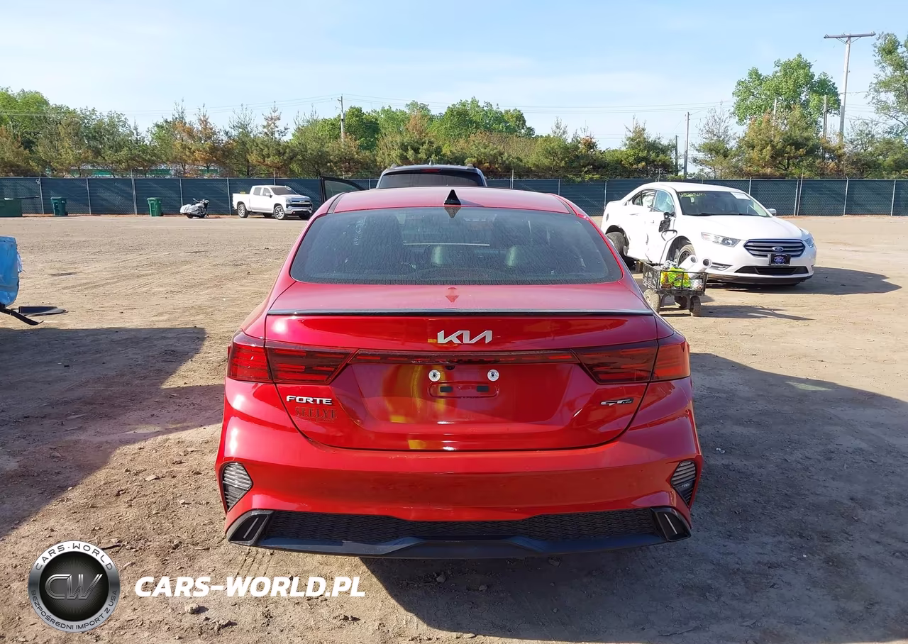 2024 Kia Forte Gt-Line VIN:3KPF54AD7RE803008 - 17