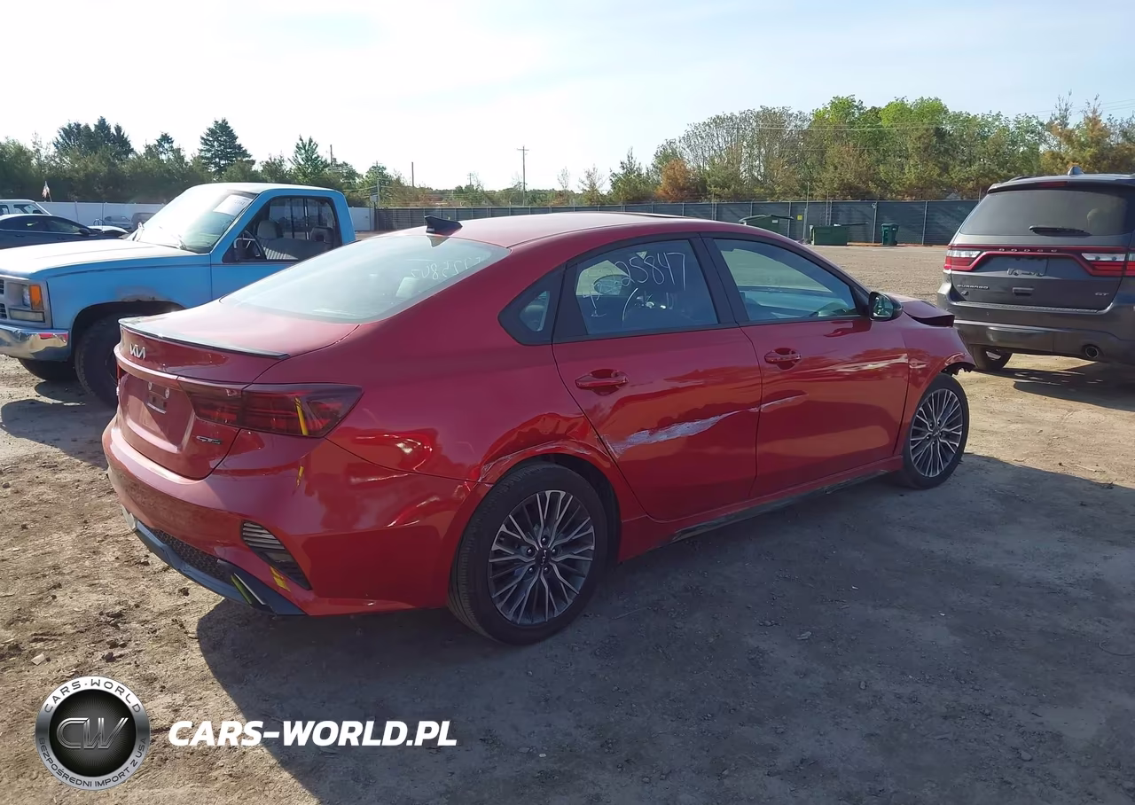 2024 Kia Forte Gt-Line VIN:3KPF54AD7RE803008 - 4