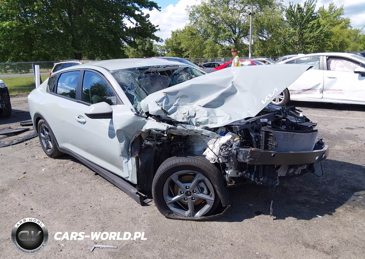 2025 Kia K4 Lxs – zdjęcie 1 z 16