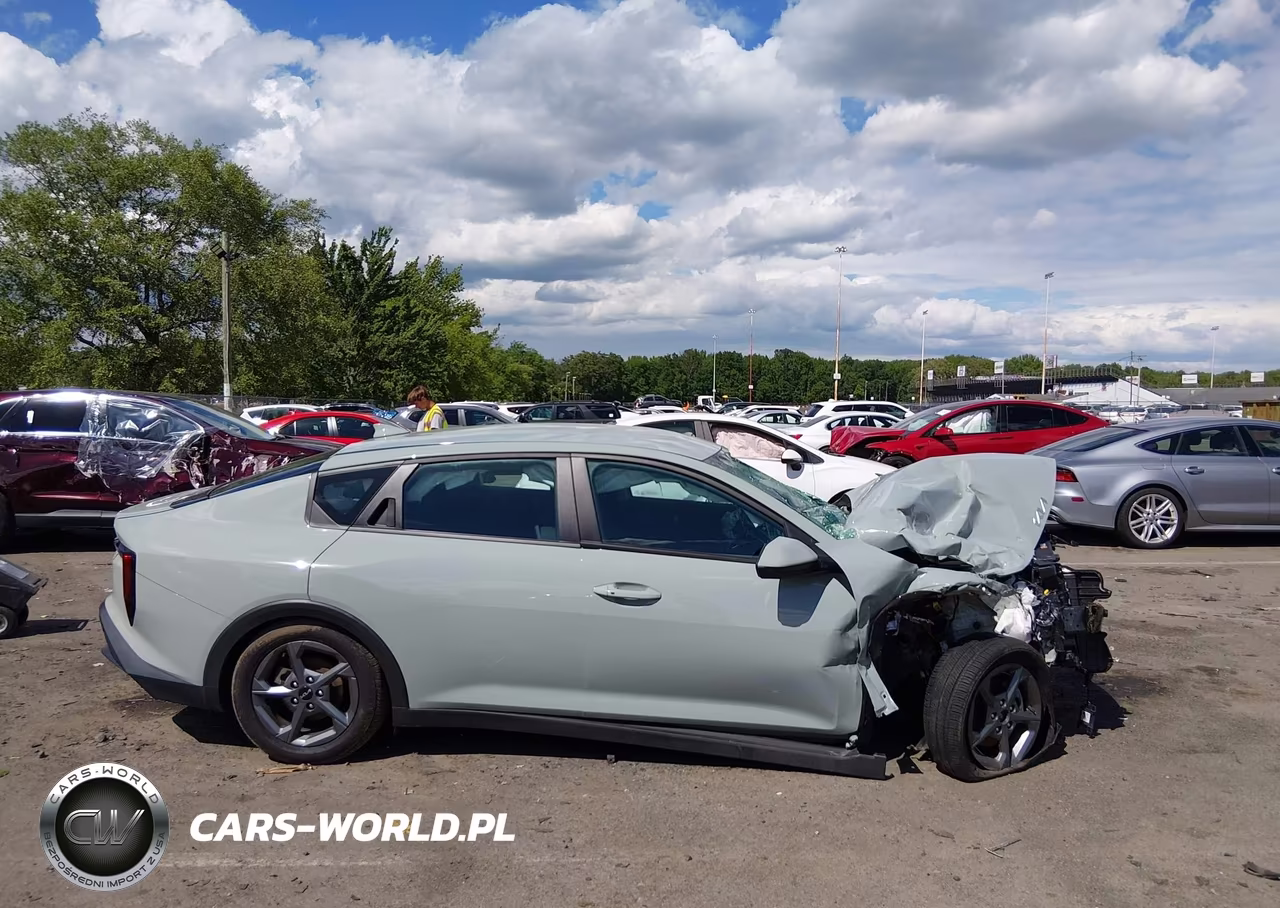 2025 Kia K4 Lxs VIN:3KPFT4DE5SE132325 - 13