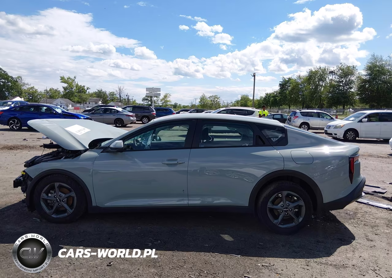 2025 Kia K4 Lxs VIN:3KPFT4DE5SE132325 - 14