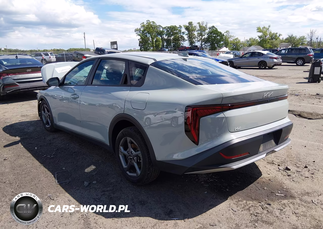 2025 Kia K4 Lxs VIN:3KPFT4DE5SE132325 - 3