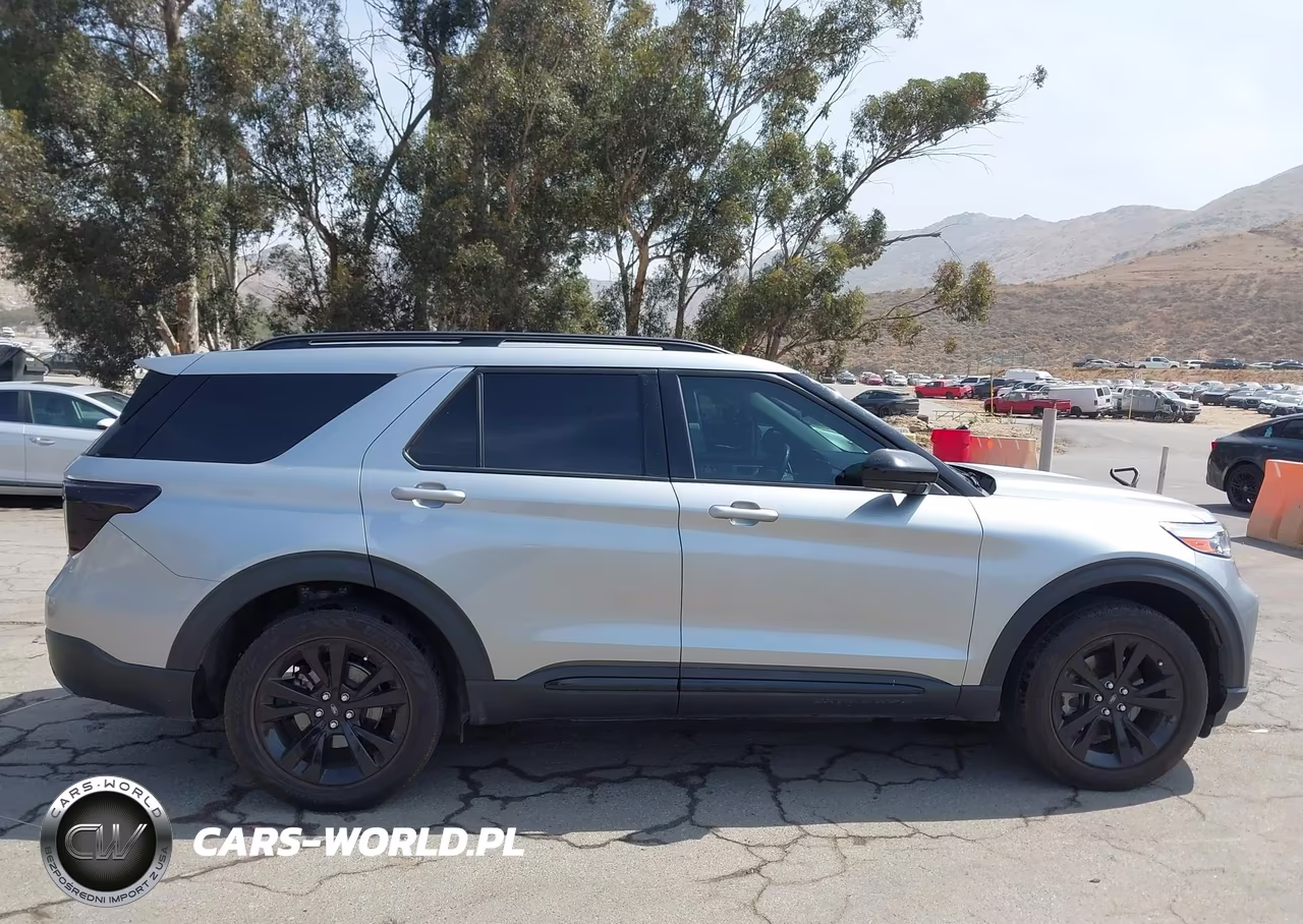 2023 Ford Explorer Xlt VIN:1FMSK8DH2PGA76334 - 13