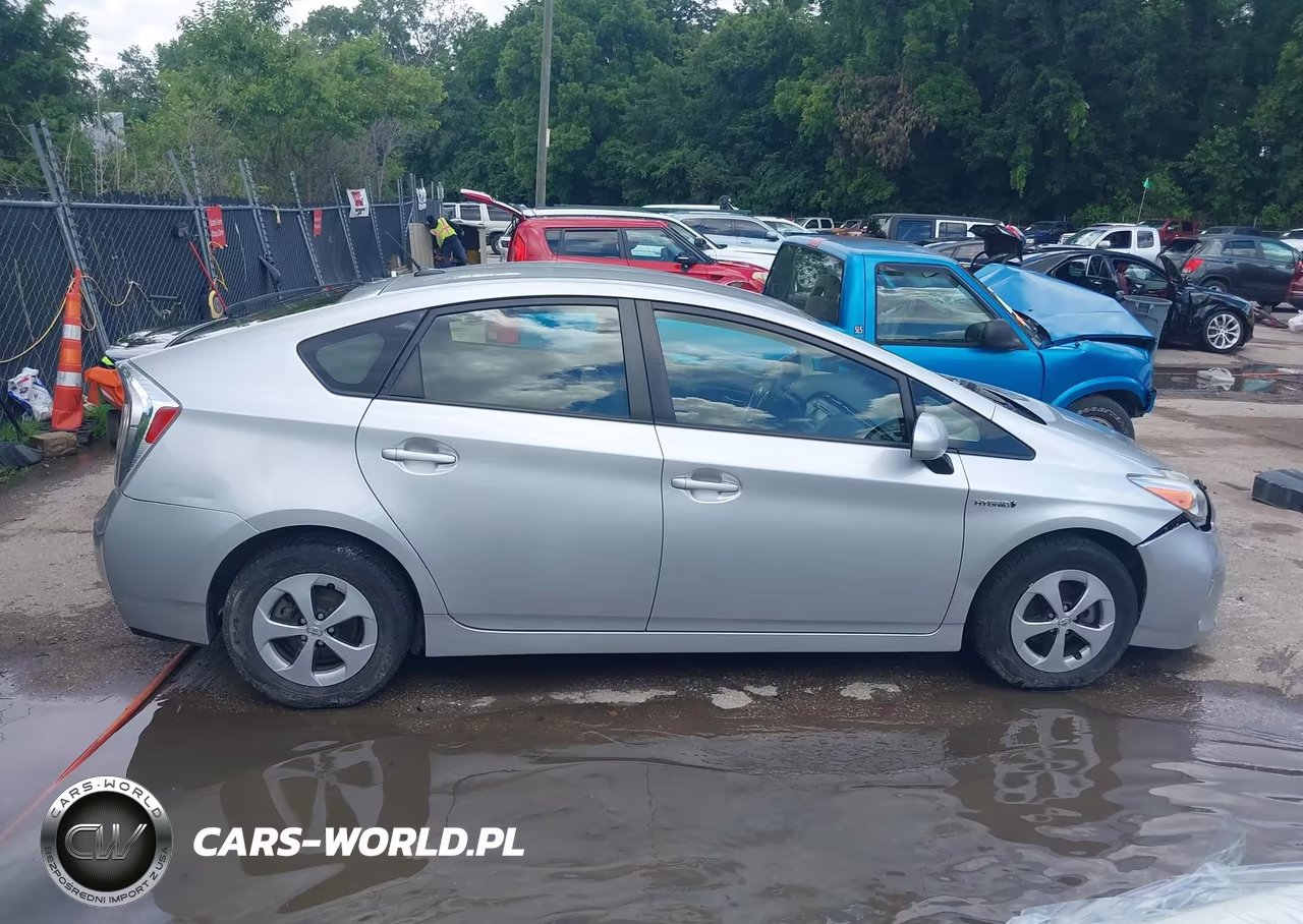 2012 Toyota Prius Three VIN:JTDKN3DU0C5482730 - 13