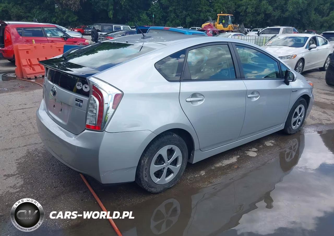 2012 Toyota Prius Three VIN:JTDKN3DU0C5482730 - 4