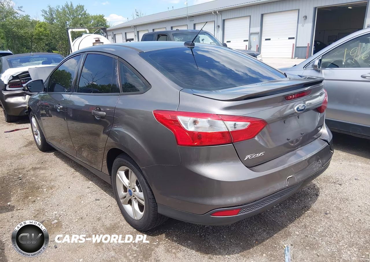 2012 Ford Focus Se VIN:1FAHP3F21CL294347 - 3