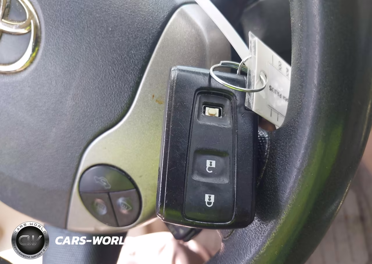 2004 Toyota Prius VIN:JTDKB22U640102942 - 11
