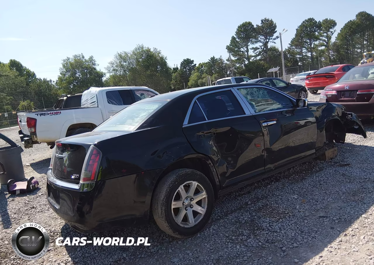 2013 Chrysler 300 Motown VIN:2C3CCAAG3DH556606 - 4