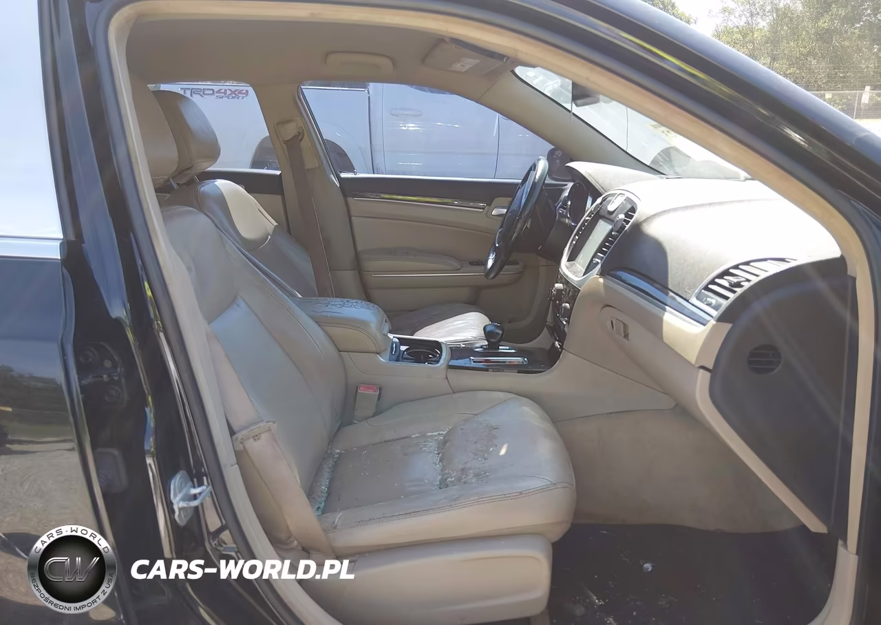 2013 Chrysler 300 Motown VIN:2C3CCAAG3DH556606 - 5
