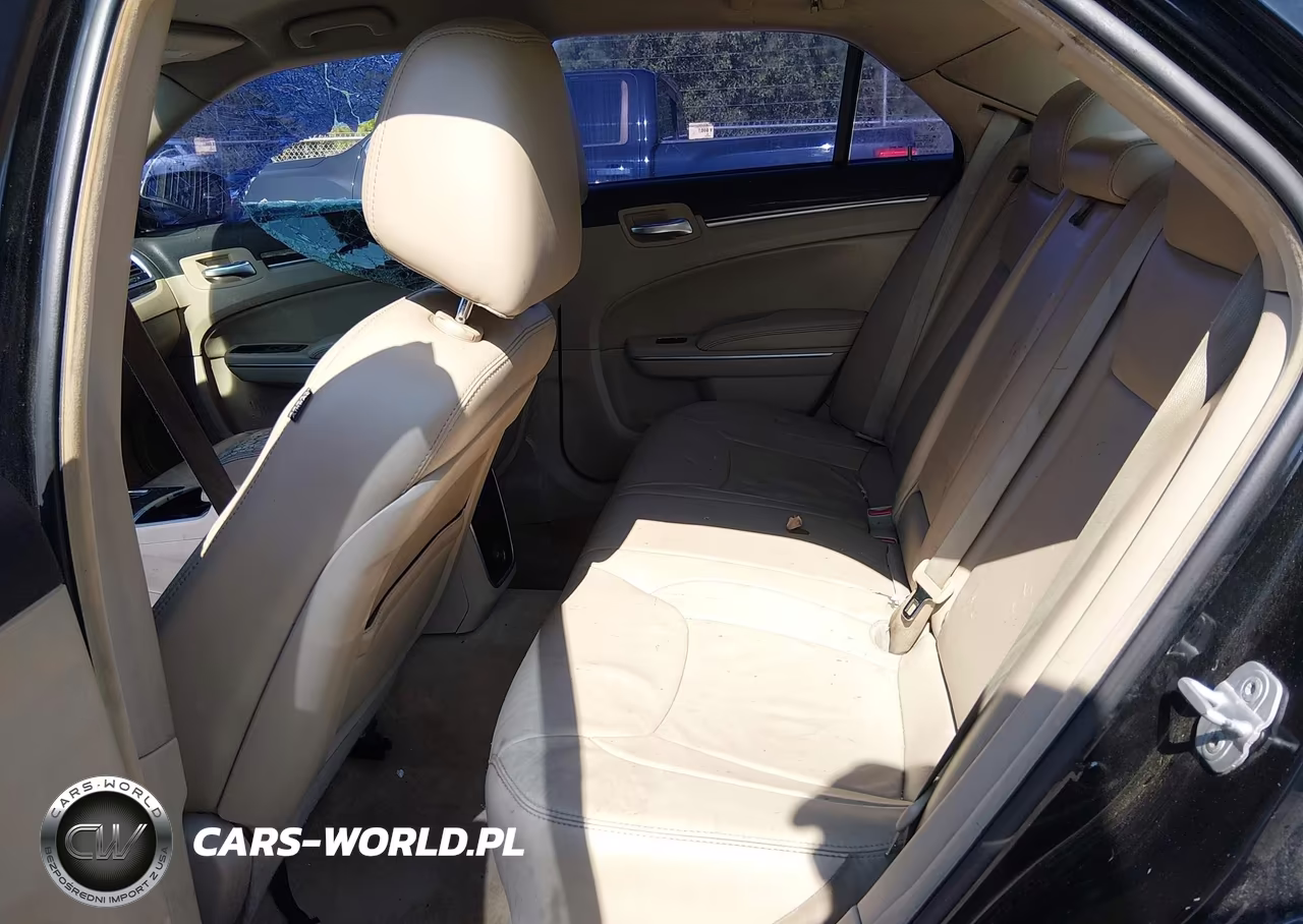2013 Chrysler 300 Motown VIN:2C3CCAAG3DH556606 - 8