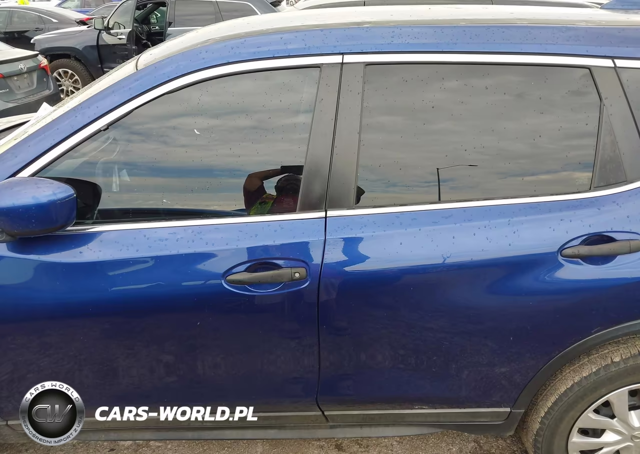 2018 Nissan Rogue S VIN:KNMAT2MV5JP595076 - 14