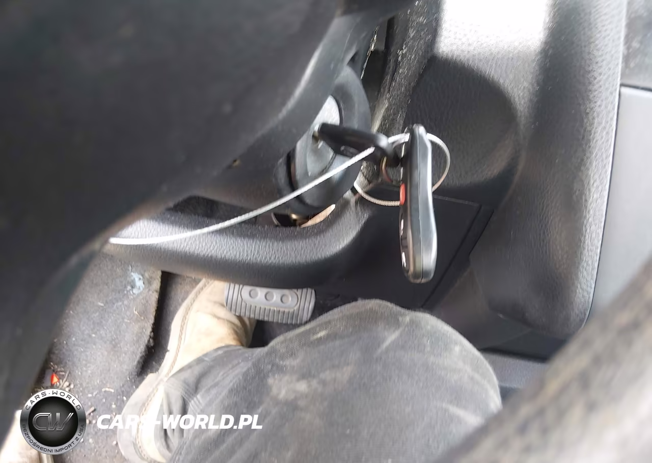 2010 Nissan Versa 1.8S VIN:3N1BC1AP3AL384087 - 11