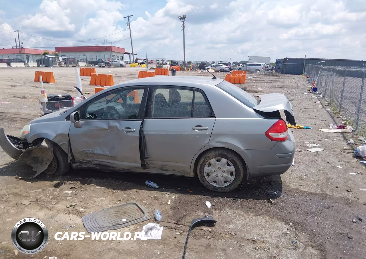 2010 Nissan Versa 1.8S VIN:3N1BC1AP3AL384087 - 14