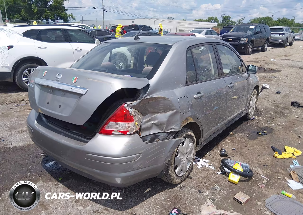 2010 Nissan Versa 1.8S VIN:3N1BC1AP3AL384087 - 4
