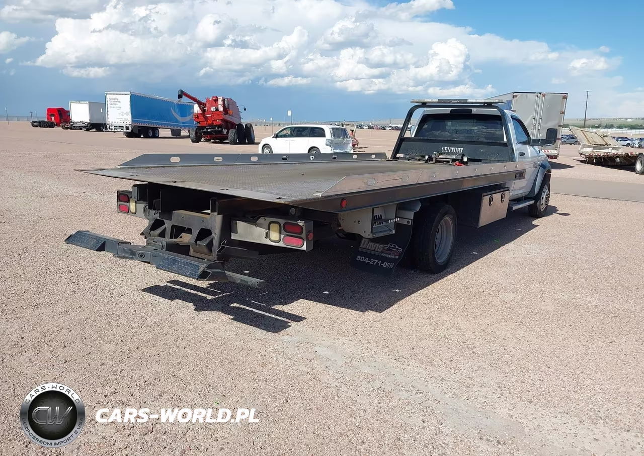 2018 Ram 5500 Chassis Tradesman-Slt VIN:3C7WRMDL5JG244027 - 4