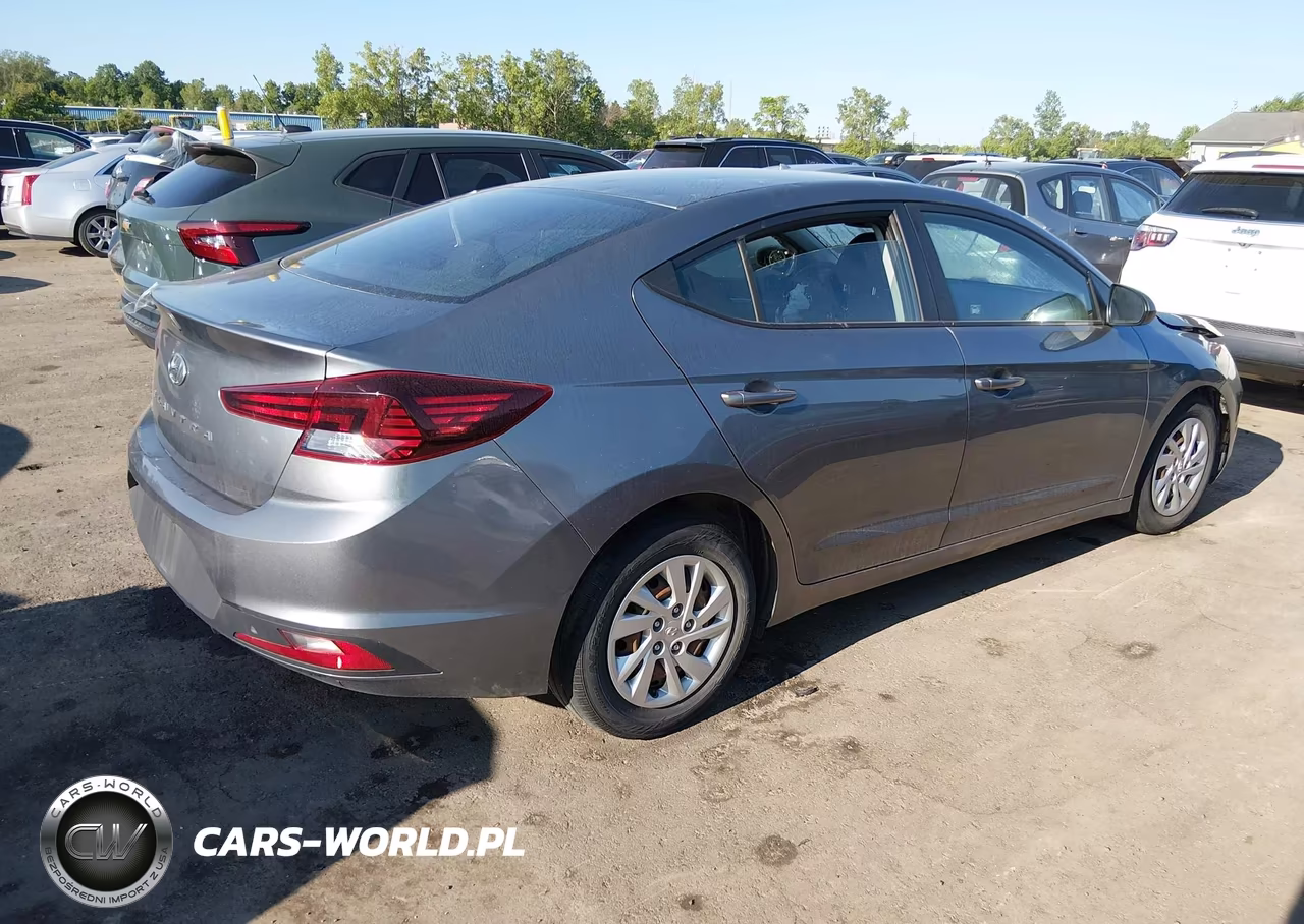 2019 Hyundai Elantra Se VIN:5NPD74LFXKH447526 - 4