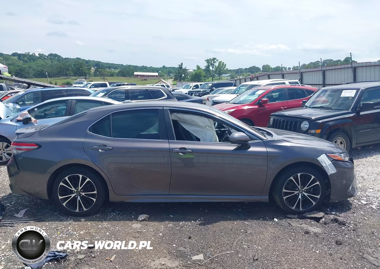 2018 Toyota Camry Se VIN:4T1B11HK5JU115104 - 14