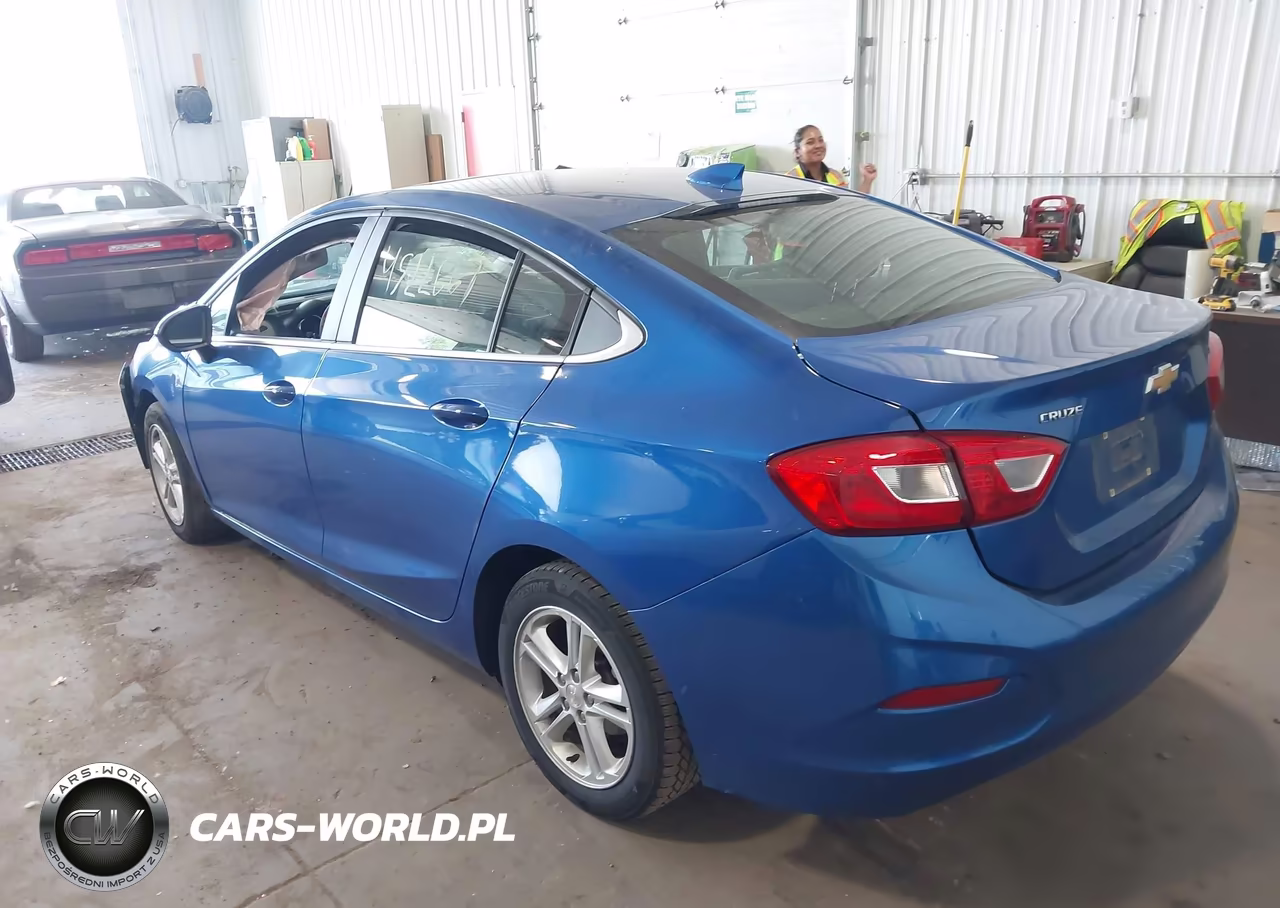 2018 Chevrolet Cruze Lt Auto VIN:1G1BE5SM0J7182971 - 3