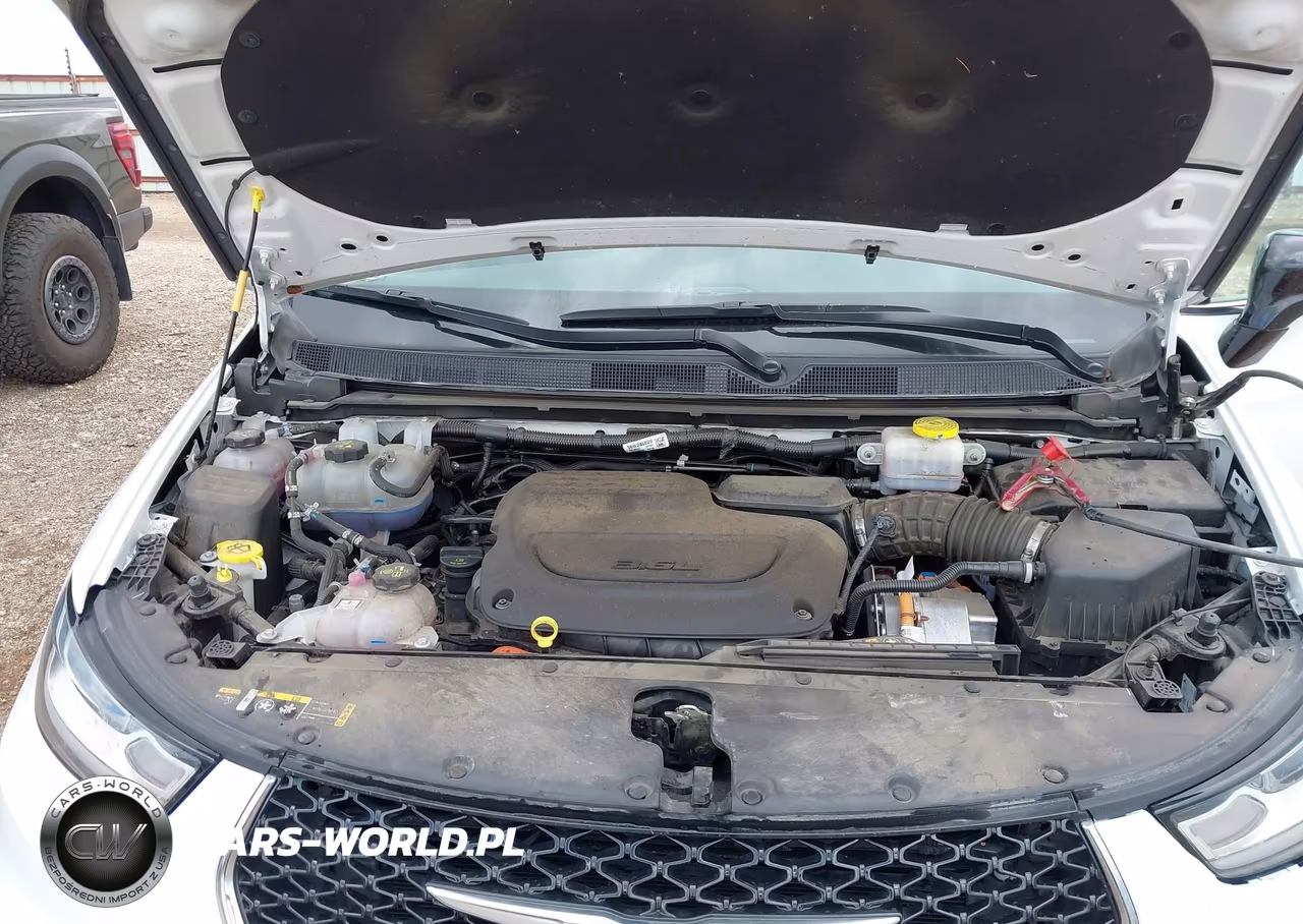 2024 Chrysler Pacifica Hybrid Select VIN:2C4RC1S70RR153642 - 10