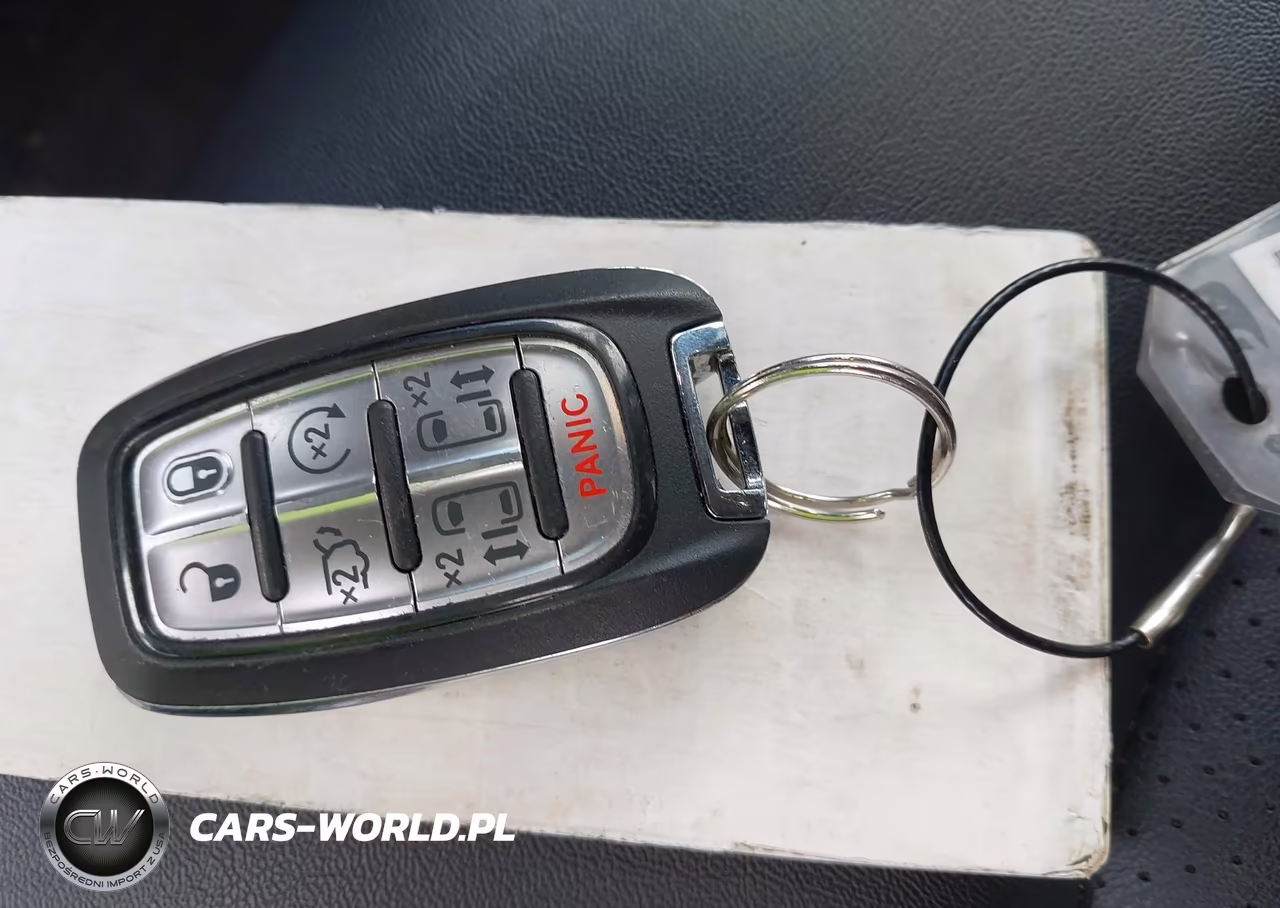 2024 Chrysler Pacifica Hybrid Select VIN:2C4RC1S70RR153642 - 11