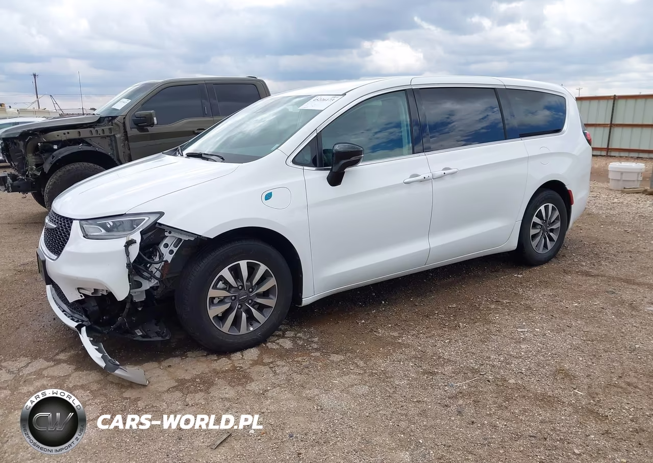 2024 Chrysler Pacifica Hybrid Select VIN:2C4RC1S70RR153642 - 2