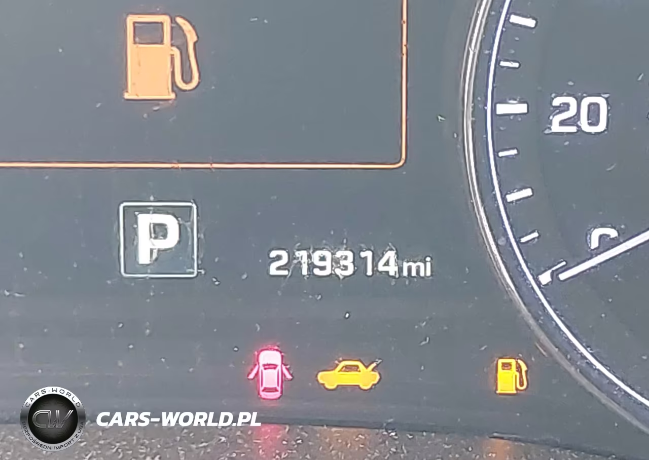 2015 Hyundai Genesis 3.8 VIN:KMHGN4JE5FU074688 - 15