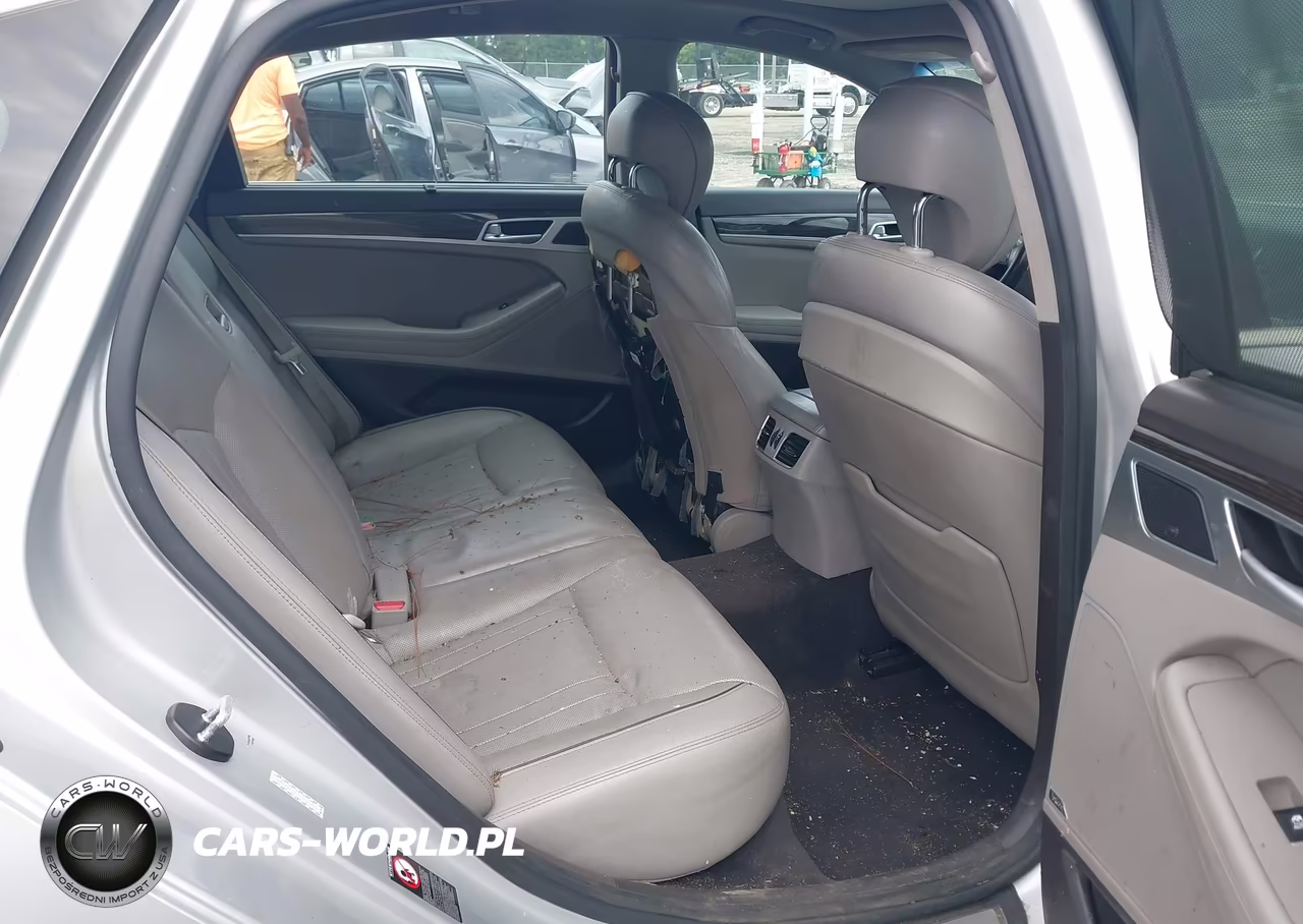 2015 Hyundai Genesis 3.8 VIN:KMHGN4JE5FU074688 - 8