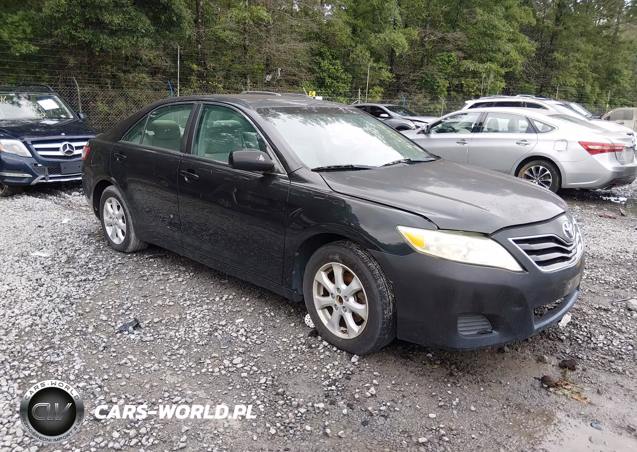 2011 Toyota Camry Le – zdjęcie 1 z 11