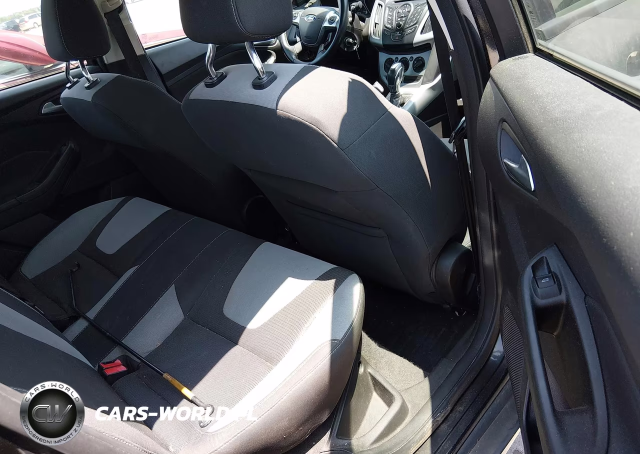 2012 Ford Focus Se VIN:1FAHP3F28CL381923 - 8