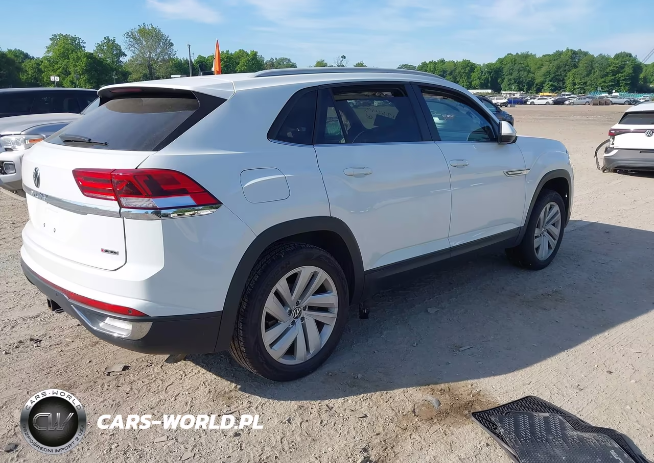 2020 Volkswagen Atlas Cross Sport 3.6L V6 Se W-Technology-3.6L V6 Se W-Technology R-Line VIN:1V26E2CA8LC226770 - 4