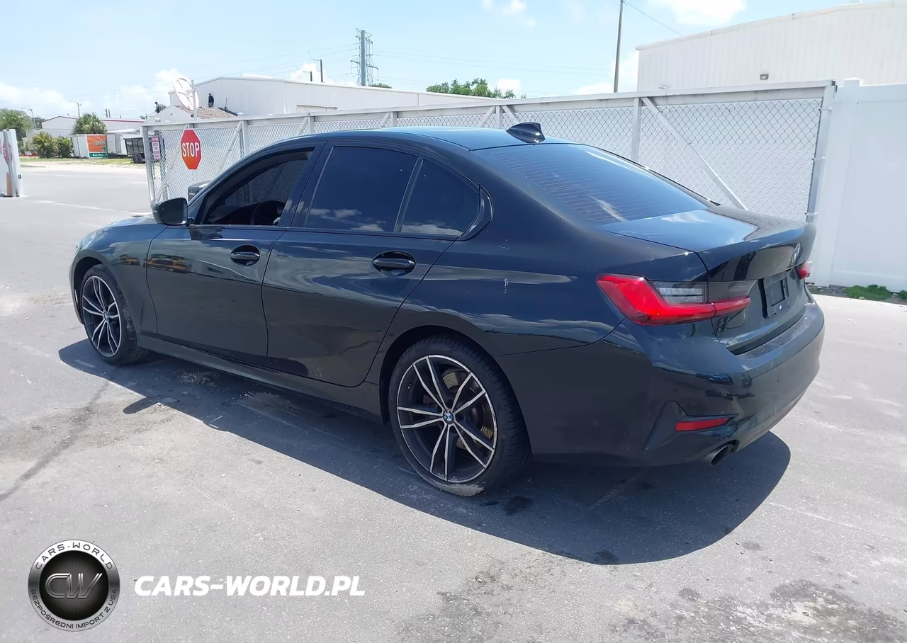 2019 BMW 330I xDrive VIN:WBA5R7C55KAE82621 - 3