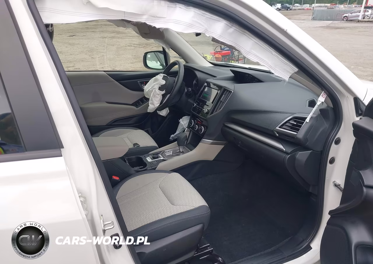 2019 Subaru Forester Premium VIN:JF2SKAGC3KH568421 - 5